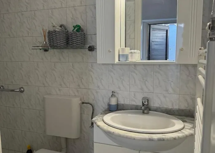 Apartament Ovarosi